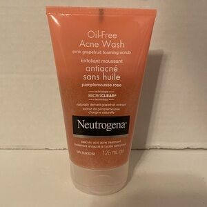 Neutrogena Oil -Free Acne Wash Pink Grapefruit Foaming Scrub. ( B13 )